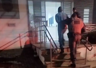 Homem liga para a polícia e pede para ser preso após descumprir medida protetiva em Guararema