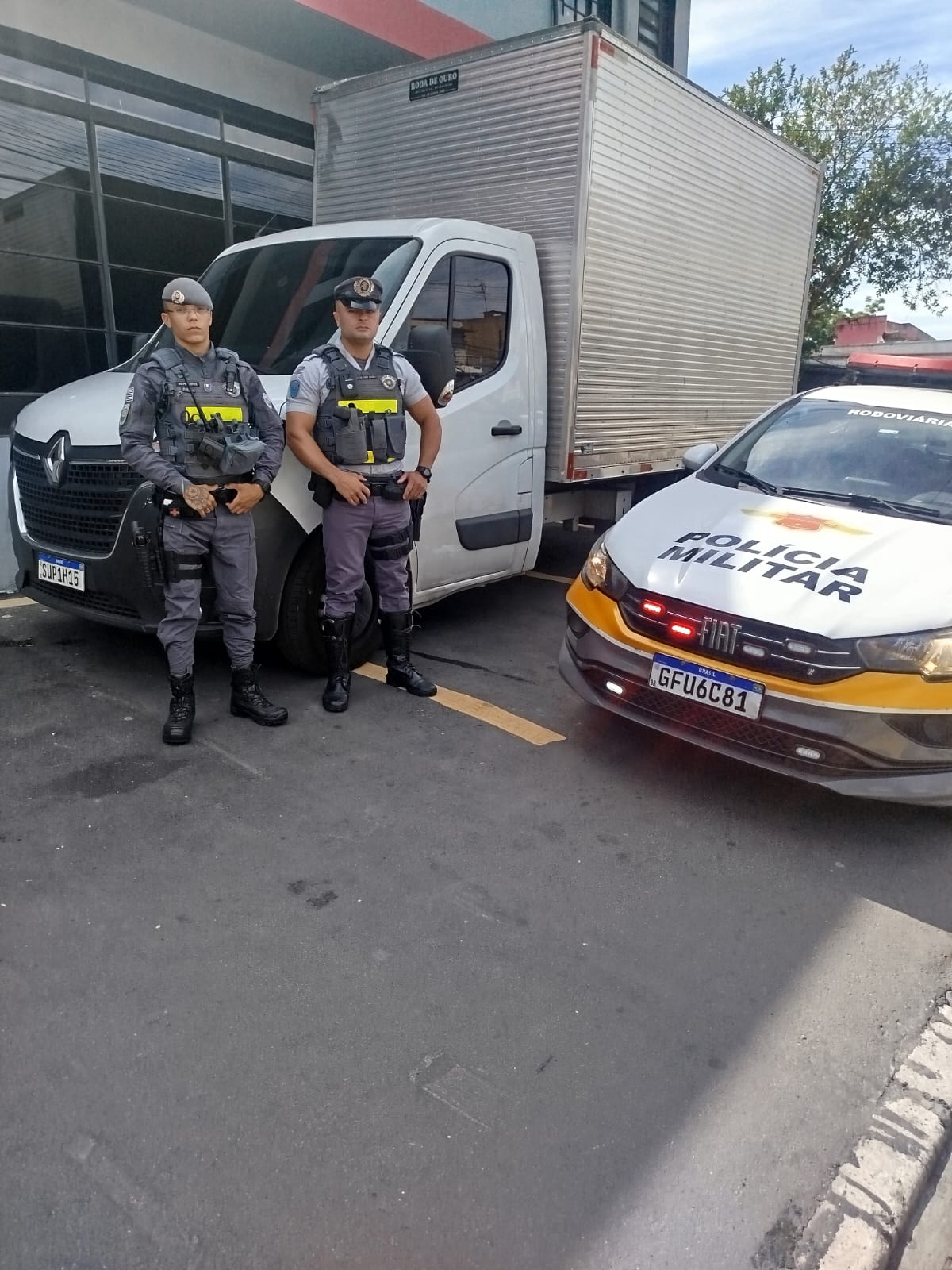 Homem é sequestrado e tem van roubada na Ayrton Senna, em Itaquaquecetuba