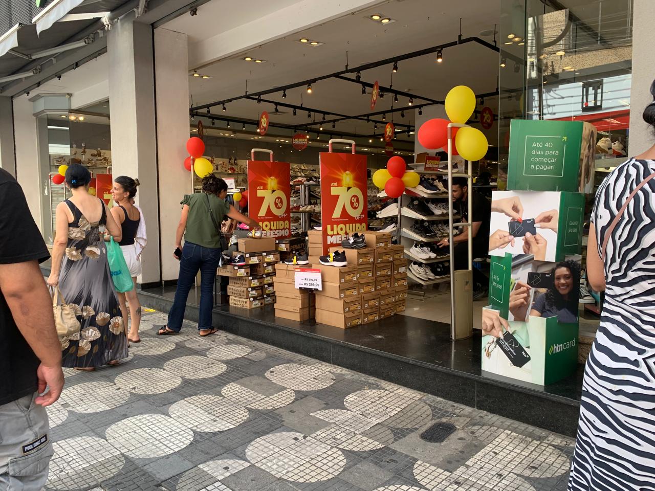 Descontos de até 70%: lojistas iniciam liquidações para renovação de estoque em Mogi