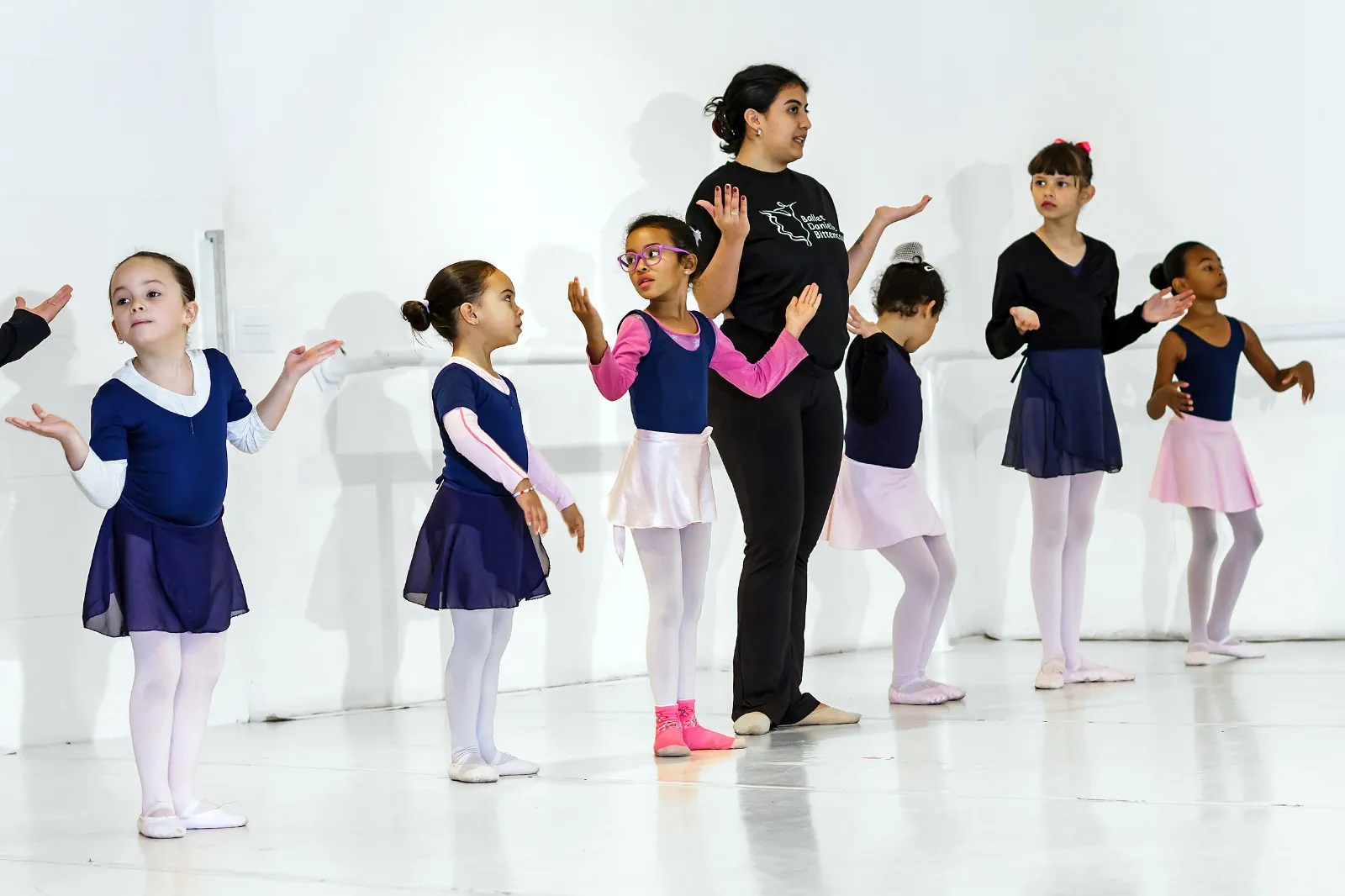 Projeto 'Pequenos Cisnes' abre inscrições para aulas gratuitas de dança em Mogi das Cruzes