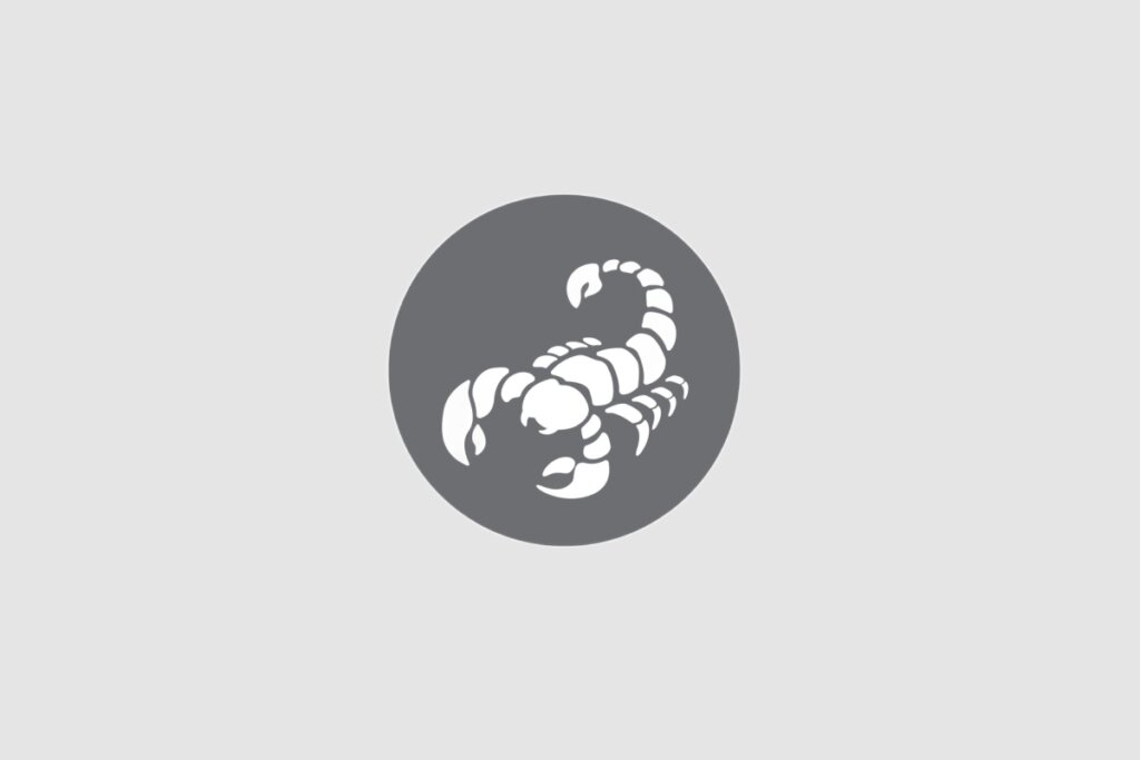 Ilustração do signo de Escorpião contendo um escorpião com cauda arqueada, em um fundo cinza