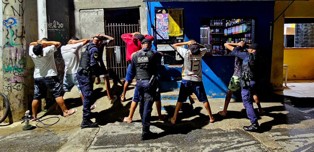 GCM de Itaquá apreende 12,4 mil porções de drogas e prende 5 pessoas durante o Carnaval