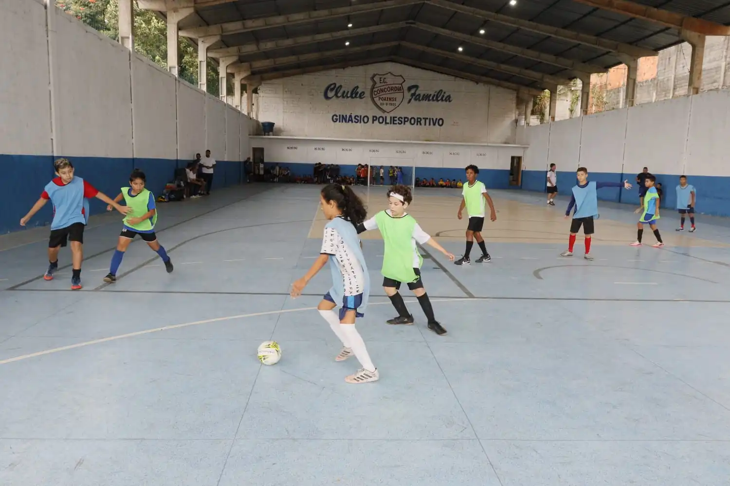 Poá abre seletiva de futsal masculino para categorias de base na segunda-feira