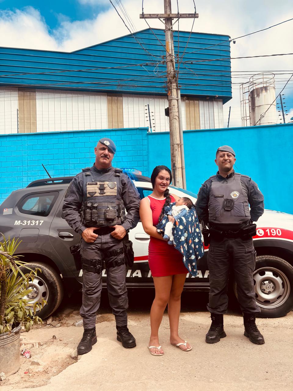 Bebê de 10 dias é salvo após se engasgar em Santa Isabel