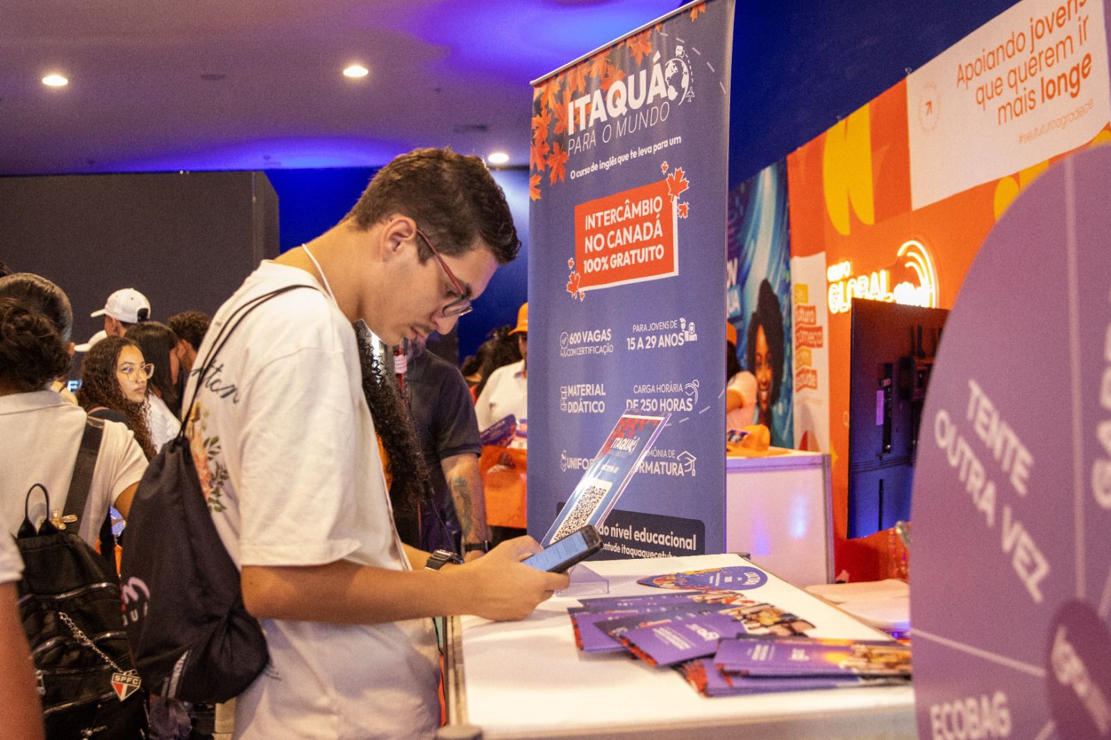 Itaquá lança programa com curso de inglês gratuito e intercâmbio no Canadá