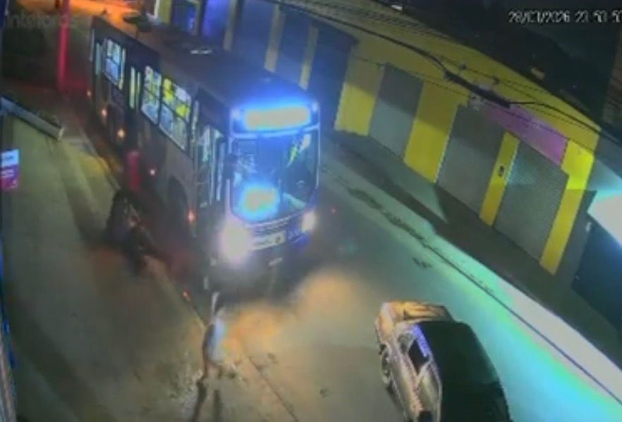 Motorista de ônibus é agredido após confusão de trânsito em Mogi das Cruzes; veja vídeo