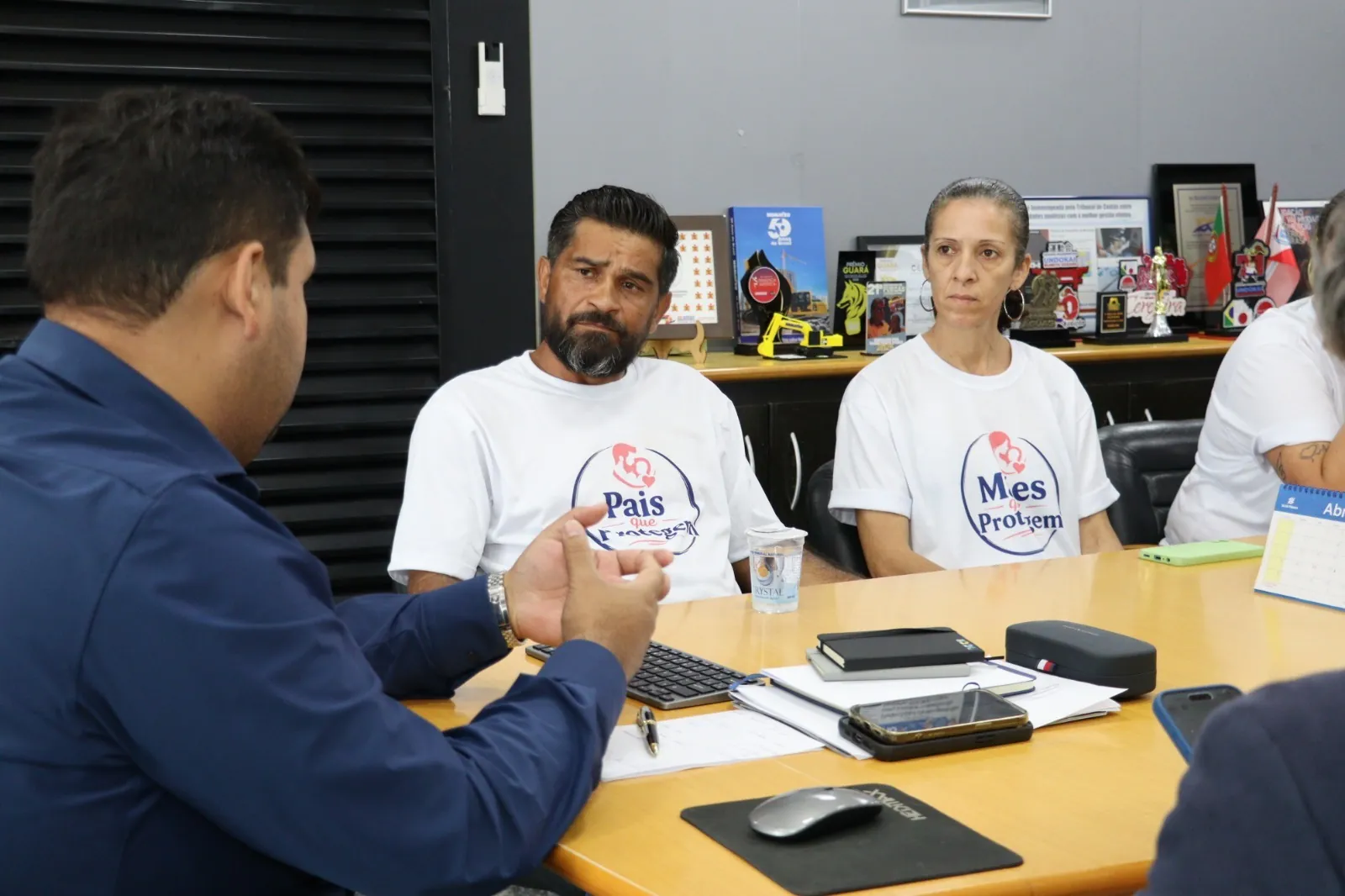 Prefeito de Suzano se reúne com pais de alunos de escola invadida no bairro Boa Vista