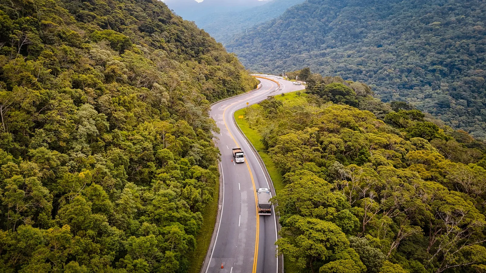 Rodovias Mogi-Bertioga e Mogi-Dutra devem receber 756 mil veículos no feriado de Tiradentes