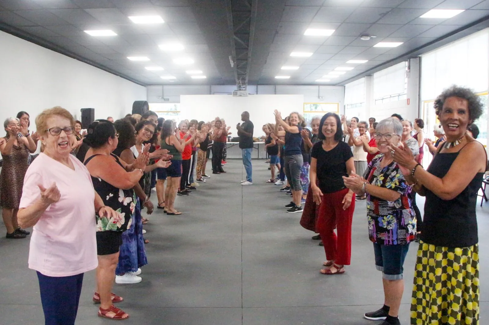Sesc Mogi recebe apresentação musical e cursos de dança de salão e de formação sobre hortas