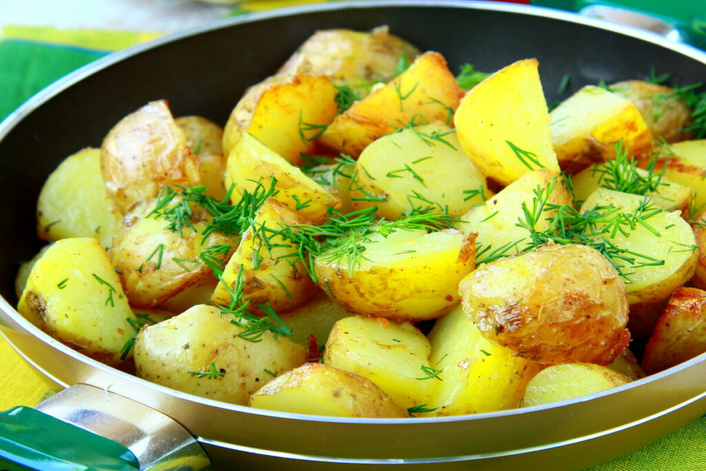 Frigideira com batata e dill