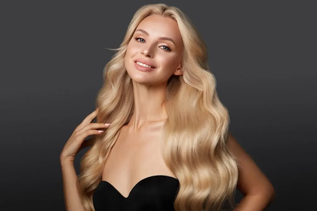 Batom vermelho, glow e ondas: por que Marilyn Monroe continua sendo referência de beleza