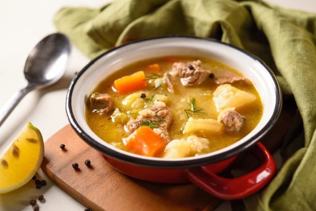 3 sopas práticas e ricas em proteínas para o jantar