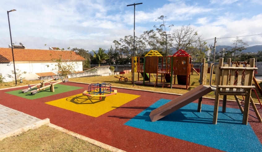 Praça Kaizuka é revitalizada e ganha novas áreas de lazer e atividades esportivas em Mogi