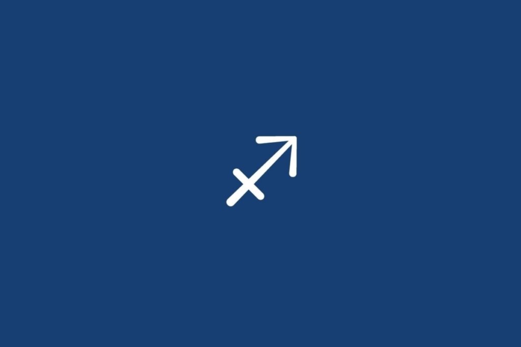 Ilustração do signo de Sagitário, em fundo azul-escuro, contendo uma seta apontada para cima e para a direita, unida a uma linha em cruz na base