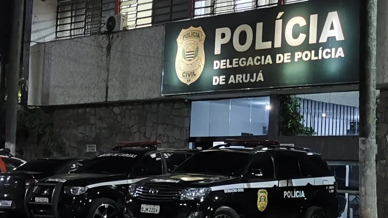 Homem é preso após tentar comprar carro com documentos falsos em Arujá