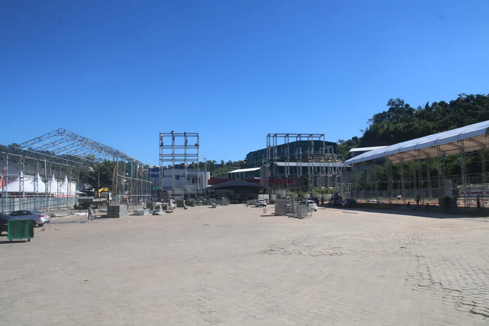 Santa Isabel inicia montagem da estrutura para o Rodeio Fest 2026
