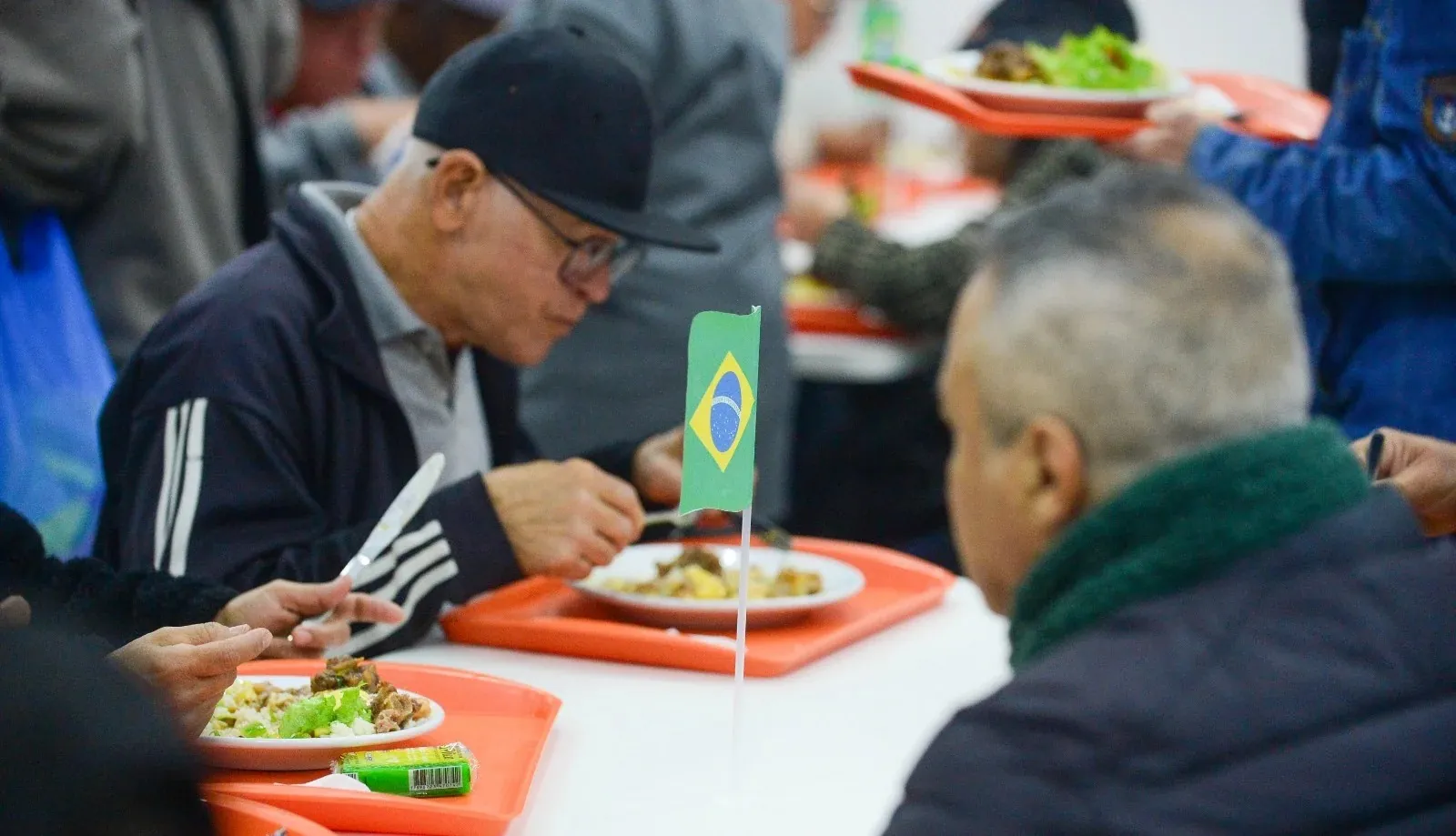 Unidades do Bom Prato no Alto Tietê terão refeições inspiradas no Brasil e na França nesta sexta-feira (17)