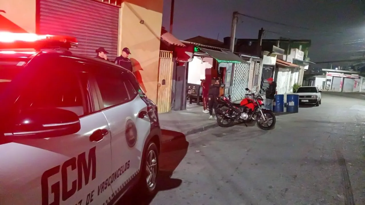 GCM de Ferraz interdita duas adegas e apreende equipamentos de som em operação contra perturbação do sossego