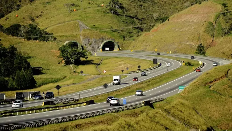 Ecovias prevê até 700 mil veículos no corredor Ayrton Senna/Carvalho Pinto durante o feriado prolongado