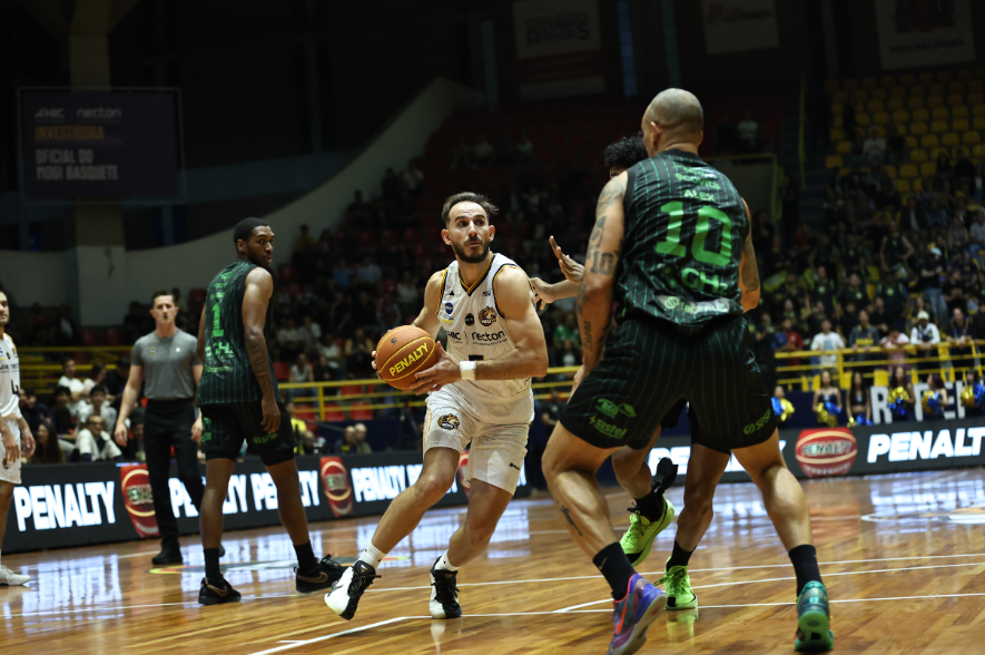Mogi Basquete encara Osasco em busca da quinta vitória consecutiva no Campeonato Paulista 