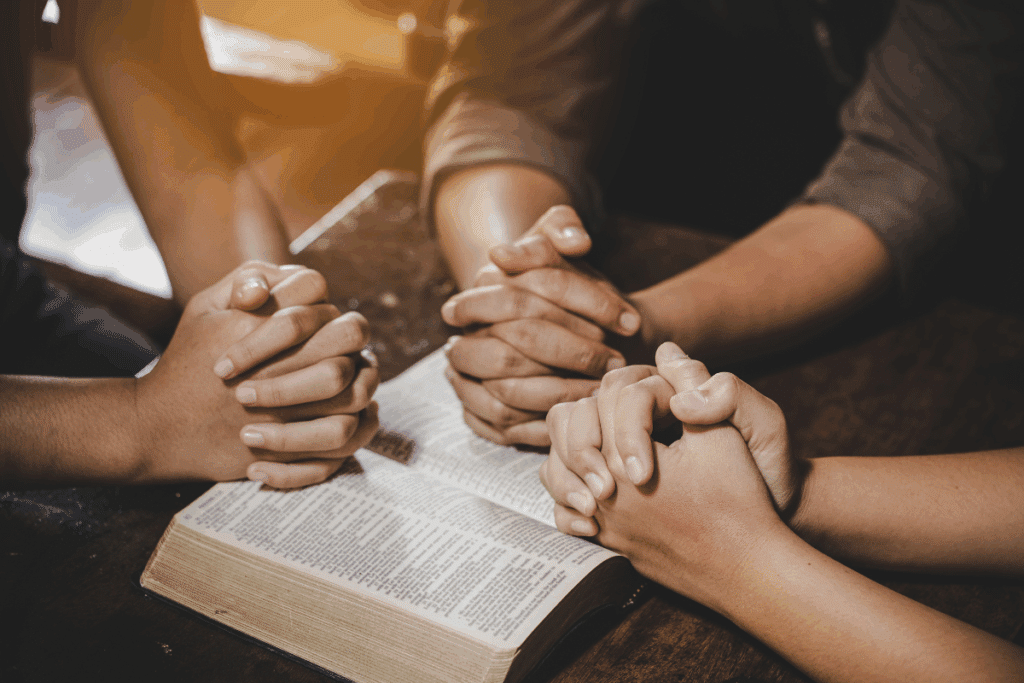 Busca proteção espiritual? Conheça 3 salmos para afastar o mal