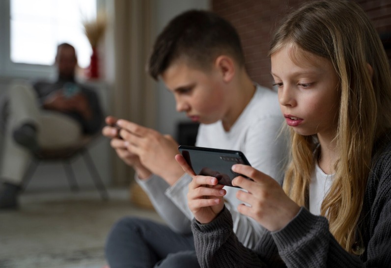 Oftalmologista faz alerta sobre excesso de telas no dia a dia de crianças e adolescentes