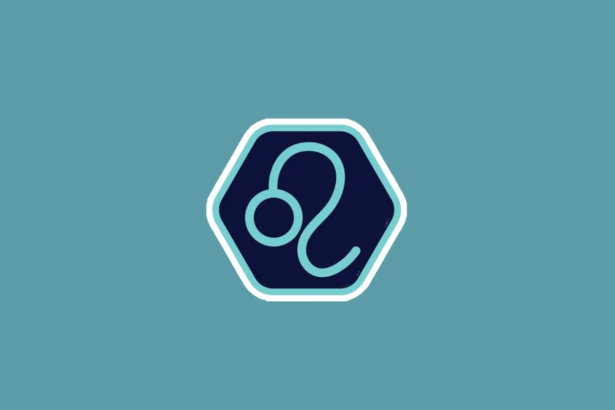 Ilustração minimalista do símbolo do signo de Leão em tom azul-claro, centralizada dentro de um hexágono azul-escuro com borda branca e azul. O fundo da imagem é em um tom sólido de azul-turquesa