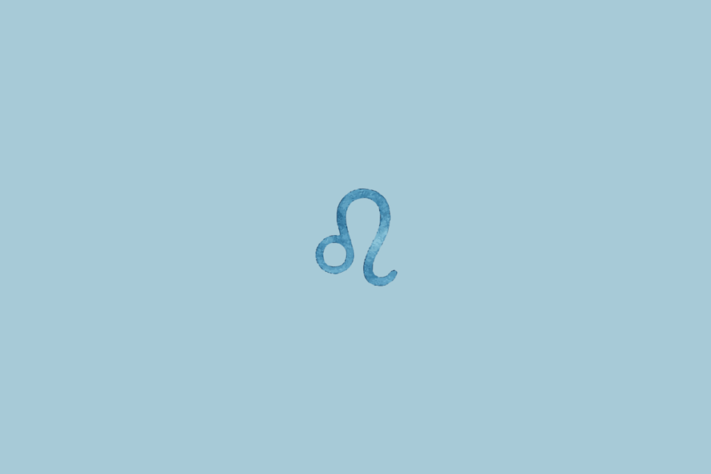 Fundo liso em azul-claro. No centro aparece o símbolo de Leão, formado por uma linha curva com um pequeno círculo e uma extensão curvada, em azul.