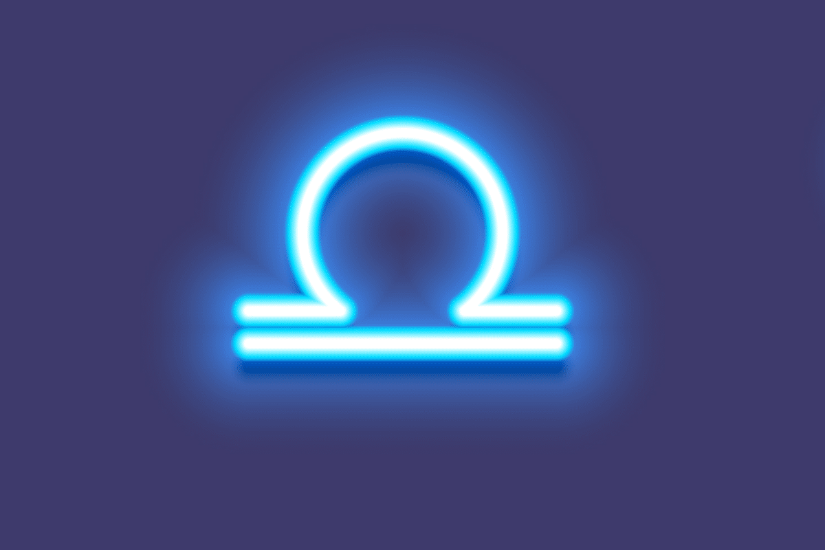 A imagem apresenta o símbolo do signo de libra em branco, com um intenso efeito luminoso azul neon. O ícone está centralizado sobre um fundo azul-arroxeado escuro, criando uma aparência moderna e brilhante.