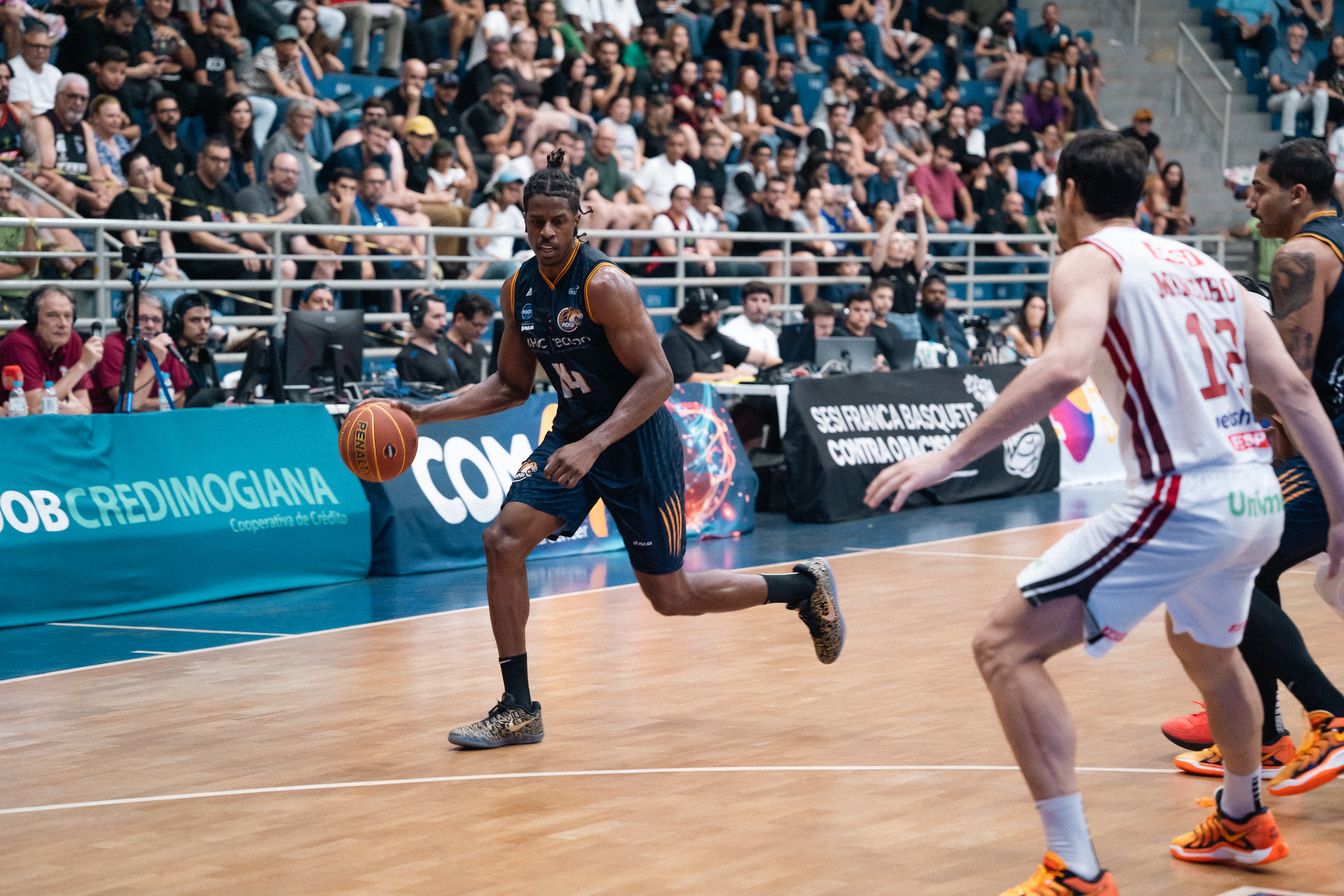 Mogi Basquete vence o Franca fora de casa e abre 1 a 0 na final do Paulista
