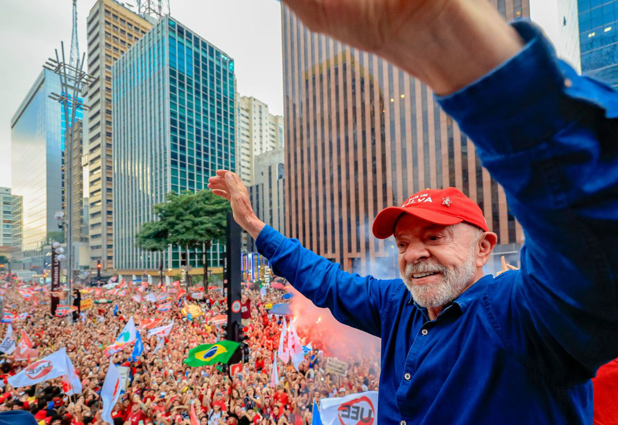Com 97,69% das urnas apuradas, Lula vence as eleições e é reeleito Presidente da República