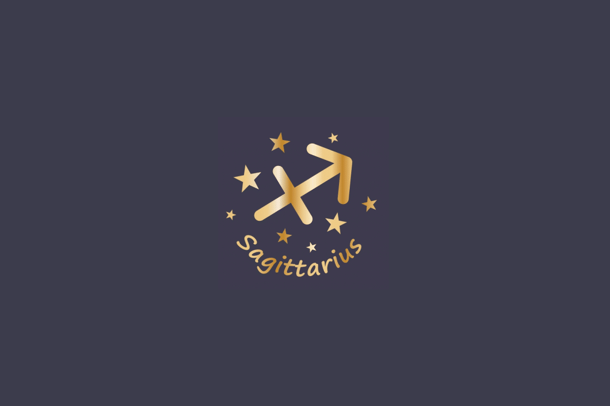 Ilustração do signo de Sagitário, em fundo cinza, contendo o símbolo do signo em dourado, no formato de uma flecha diagonal cortada por uma linha, cercado por estrelas e com o nome "Sagittarius" abaixo