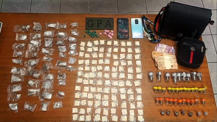 GCM de Suzano apreende 1,2kg de drogas e mais de R$ 1,2 mil durante ação em Palmeiras